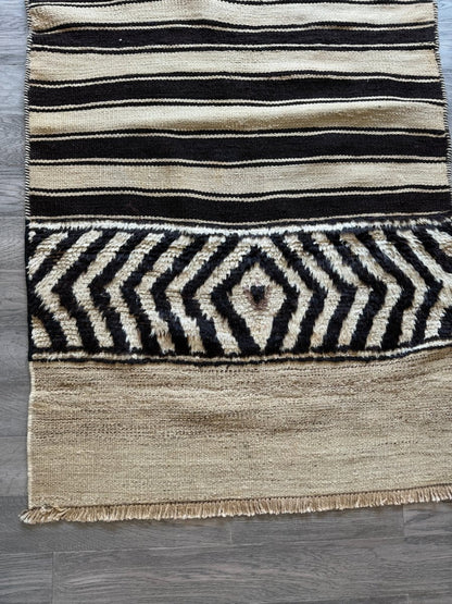 Persian Bakhtiyar Kilim | 3' 4" x 7' 4"