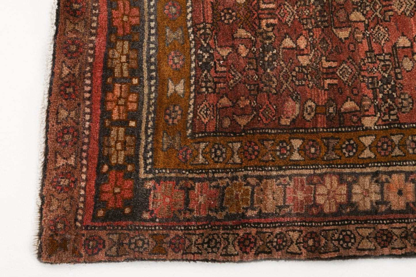 Persian Bidjar Rug | 4' 2" x 5' 9"