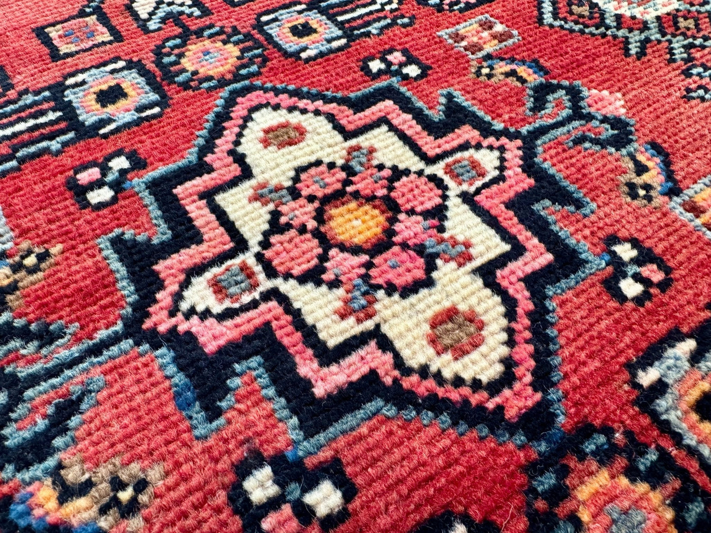 Persian Hamadan Rug | 2' 5” x 4'