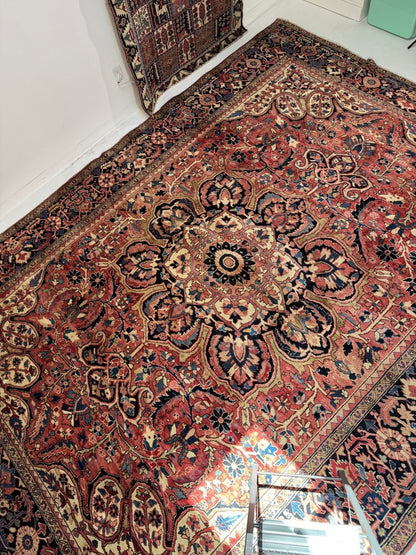 Persian Heriz Rug | 10' 7" x 13' 7"