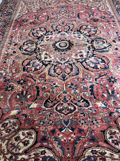 Persian Heriz Rug | 10' 7" x 13' 7"