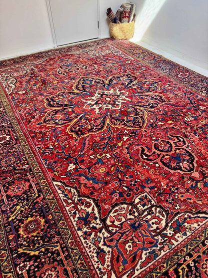Persian Heriz Rug | 10' x 13' 2"