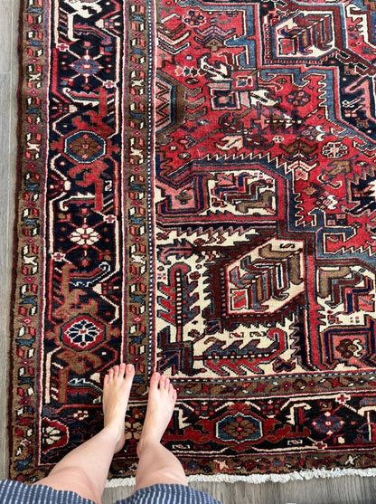 Persian Heriz Rug | 7' 4" x 10' 4"