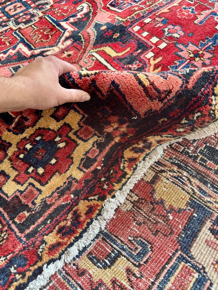 Persian Heriz Rug | 7' 7" x 10' 10"