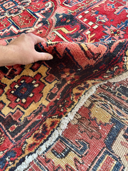Persian Heriz Rug | 7' 7" x 10' 10"