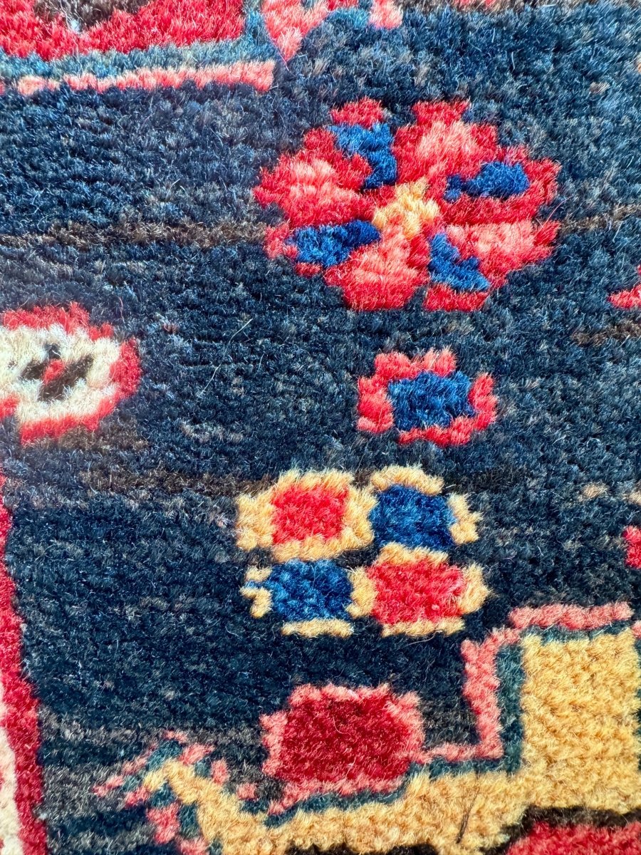 Persian Heriz Rug | 7' 7" x 10' 10"
