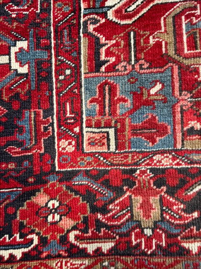 Persian Heriz Rug | 8' 2" x 10' 10"