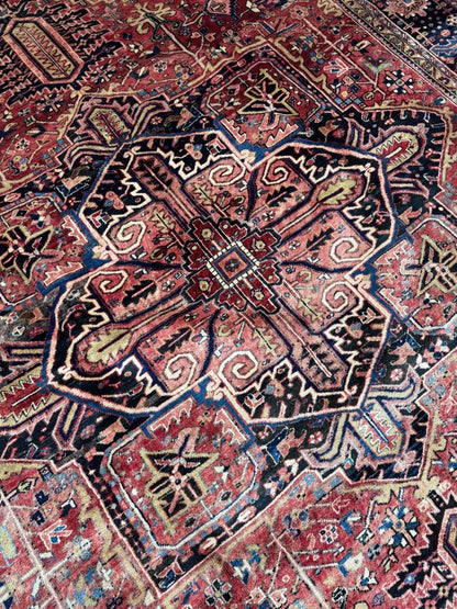 Persian Khuniq Heriz Rug | 9' 10" x 12' 11"
