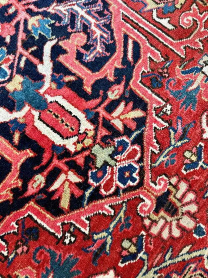 Persian Heriz Rug | 9' 8" x 13'