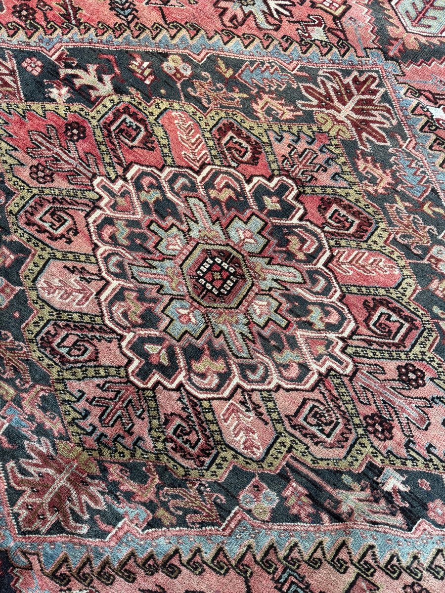 Persian Heriz Rug | 9' 8" x 12' 8"