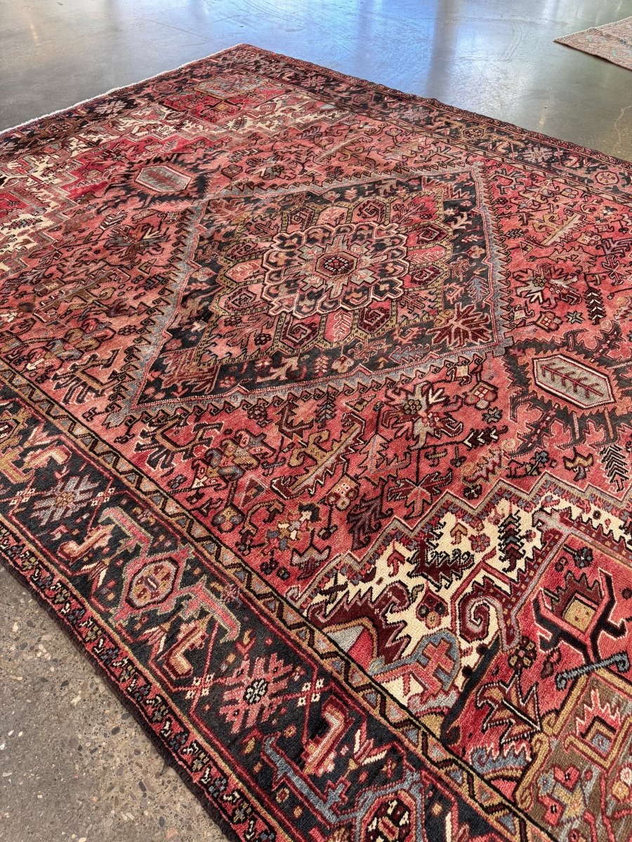 Persian Heriz Rug | 9' 8" x 12' 8"