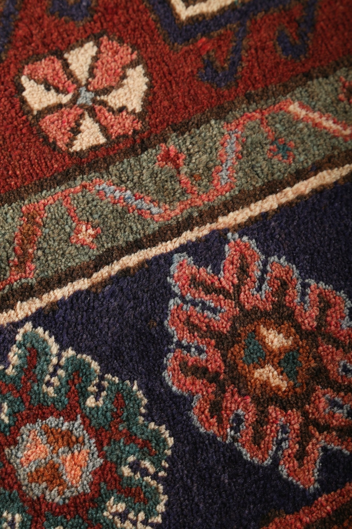 Persian Jozan Rug | 3' 11" x 7' 8"