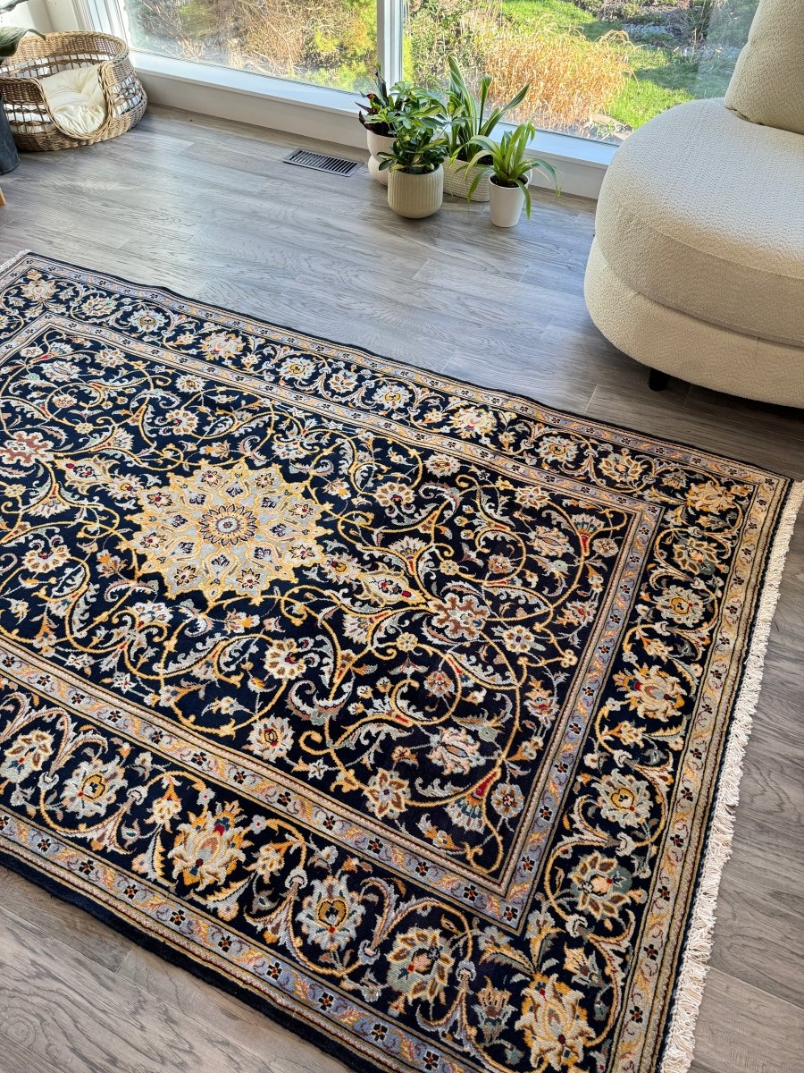 Persian Kashan Rug | 4' 10" x 7' 5"