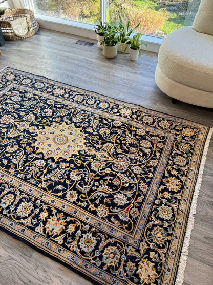 Persian Kashan Rug | 4' 10" x 7' 5"