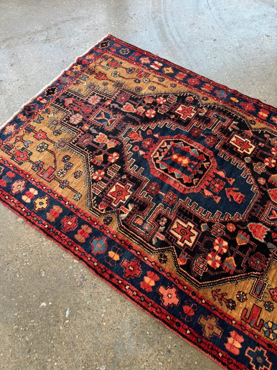 Persian Nahavand Rug | 4' 6" x 6' 6"
