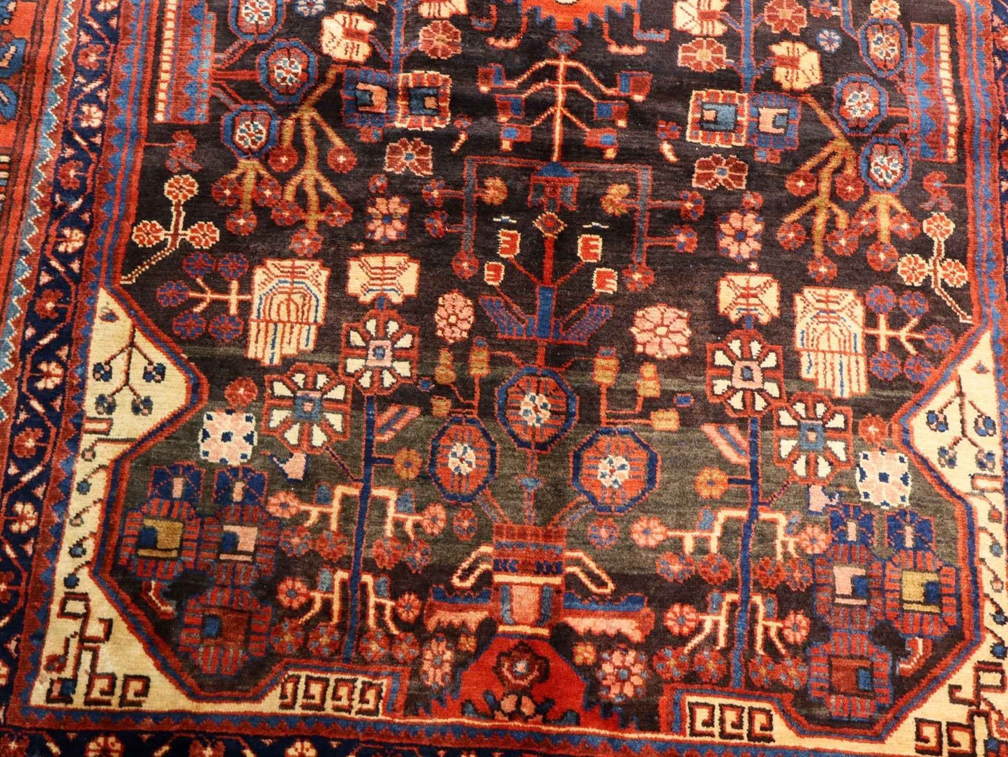 Persian Nahavand Rug | 5' 5” x 9' 7"