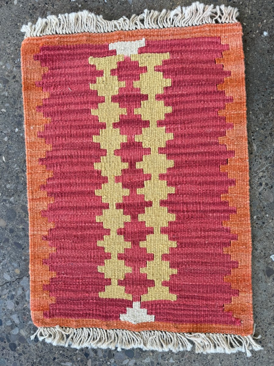 Persian Qashqai Kilim Rug | 1' 5" x 1' 10"