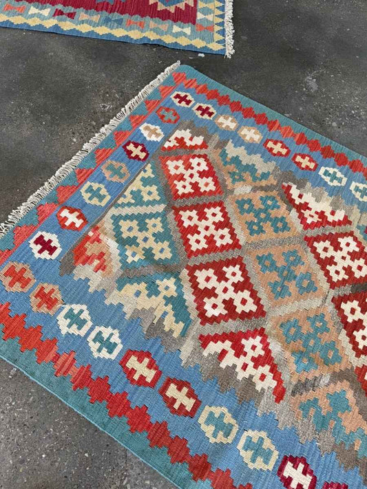 Persian Shiraz Kilim Rug | 5' 3" x 6' 9"