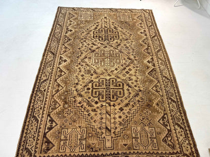 Persian Shiraz Rug | 5' 5” x 7' 11"