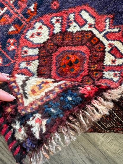 Persian Shiraz Rug | 5' 5" x 8' 2"