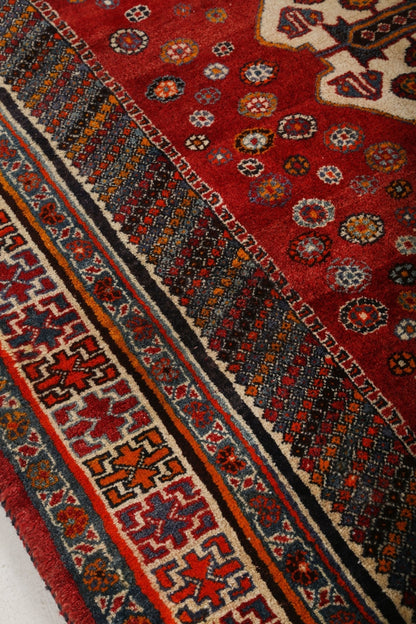 Persian Shiraz Rug | 5' 8" x 6' 10"