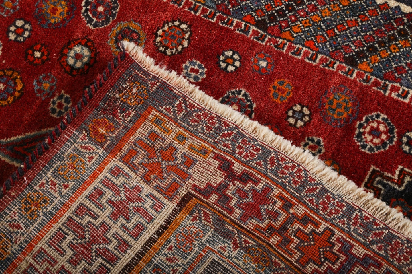 Persian Shiraz Rug | 5' 8" x 6' 10"