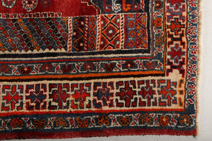 Persian Shiraz Rug | 5' 8" x 6' 10"