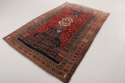 Persian Shiraz Rug | 5' 8" x 6' 10"