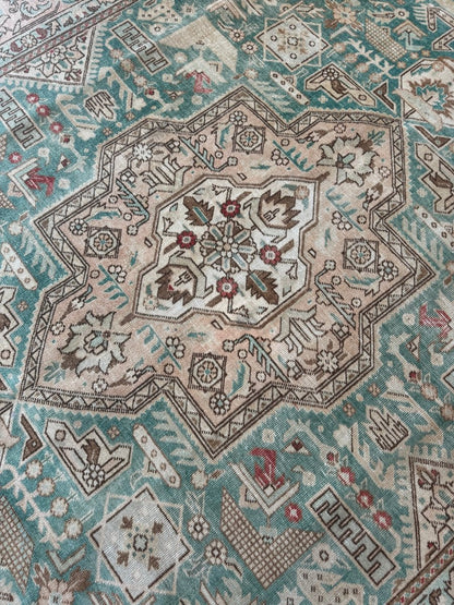 Persian Tabriz Heriz Rug | 6' 6" x 9' 6"