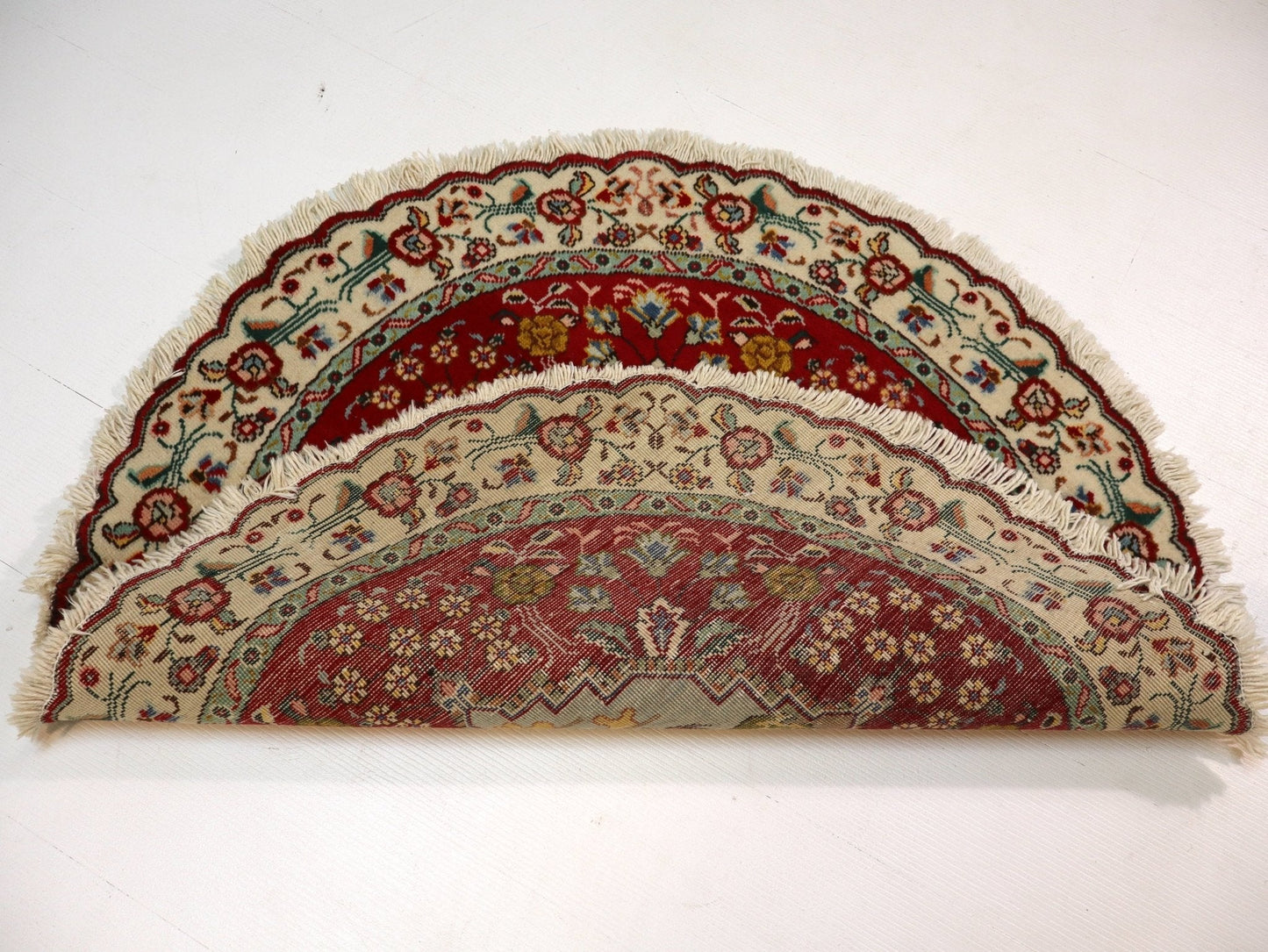 Persian Tabriz Round Rug | 3' 1"