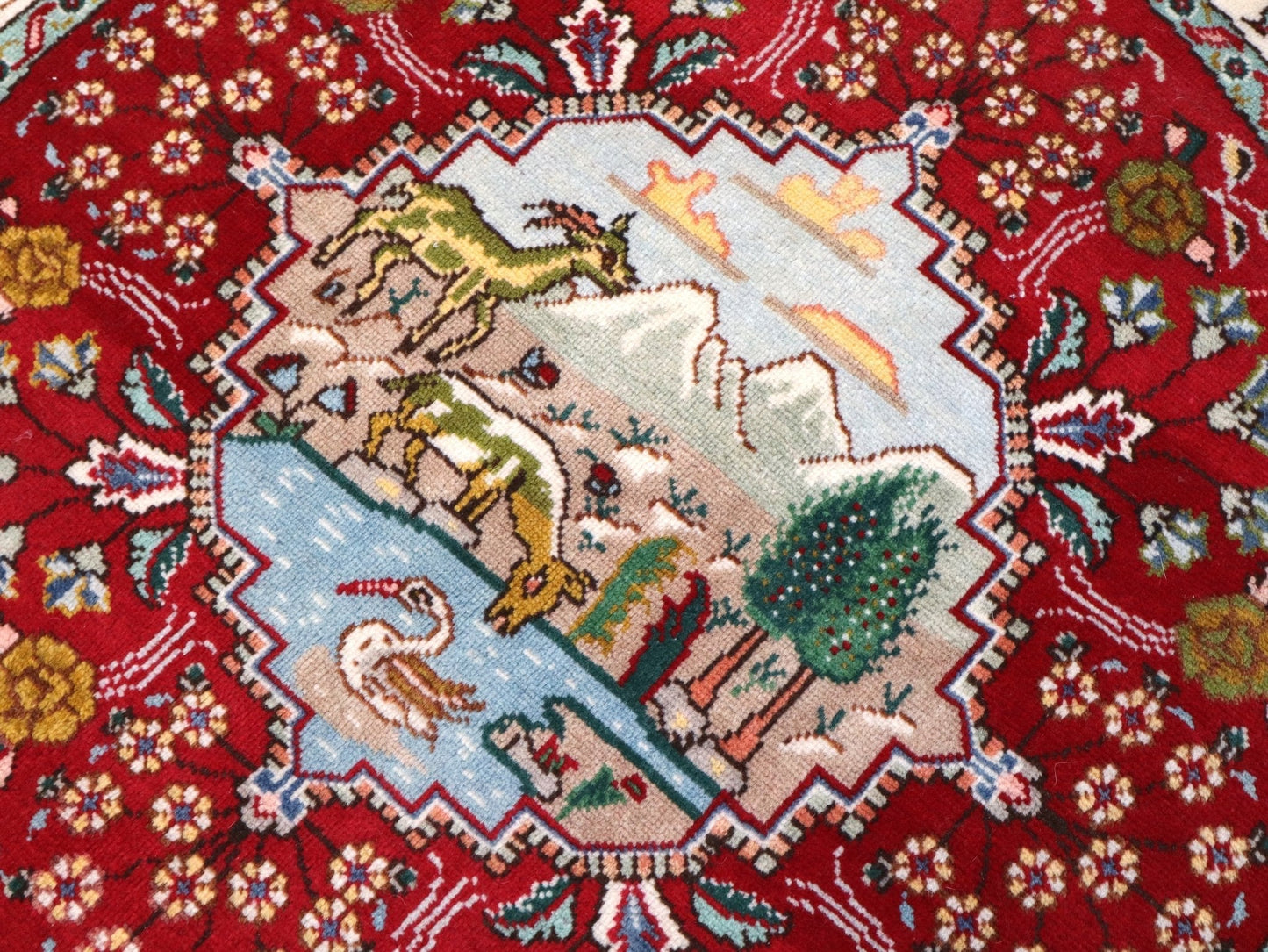 Persian Tabriz Round Rug | 3' 1"