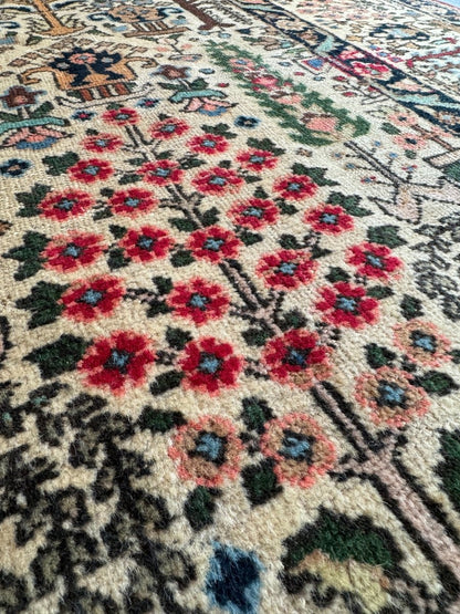 Persian Tabriz Rug | 6' 6" x 8' 10"