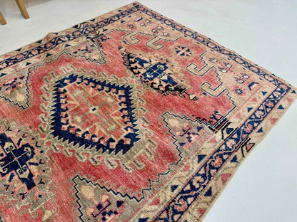 Persian Viss Rug | 4’ x 5'