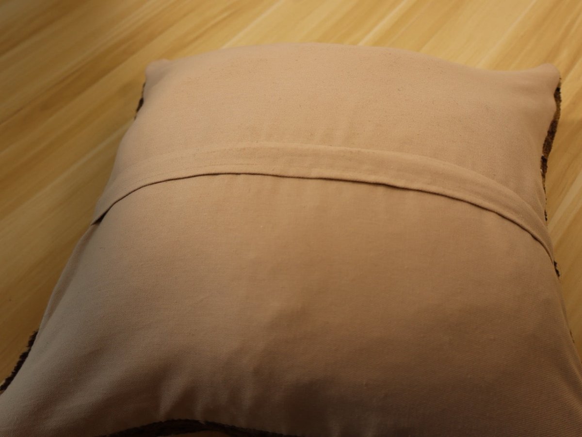 Pillow No. 026 | 16" x 16"