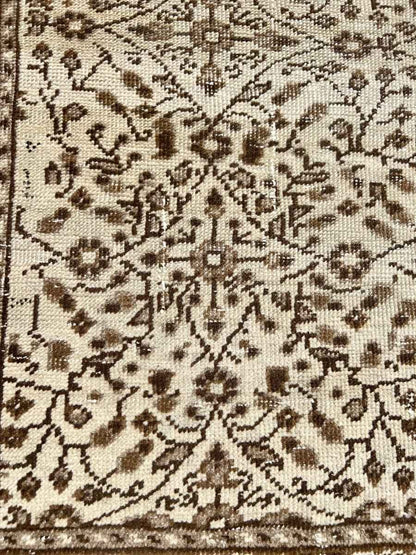 Vintage Turkish Kayseri Rug | 9’ 4” x 6’ 5”